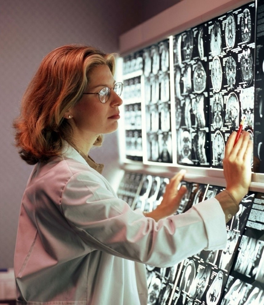 法甲赛程吃紧，巴塞罗那清晨更衣室发声，媒体盛赞，医务组通报恢复的简单介绍