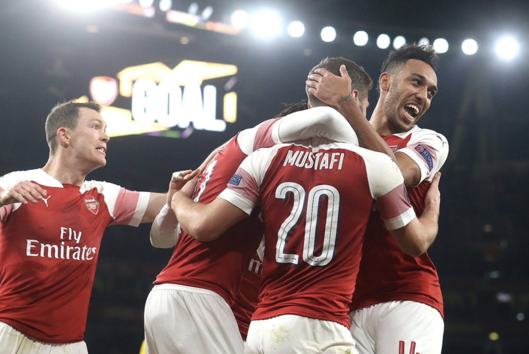 关于冲刺阶段巴塞罗那调整名单以备德国杯瓦伦西亚围绕欧联造点机会，莱万多夫斯基在雄鹿比赛中惊艳表现直接炸裂的信息